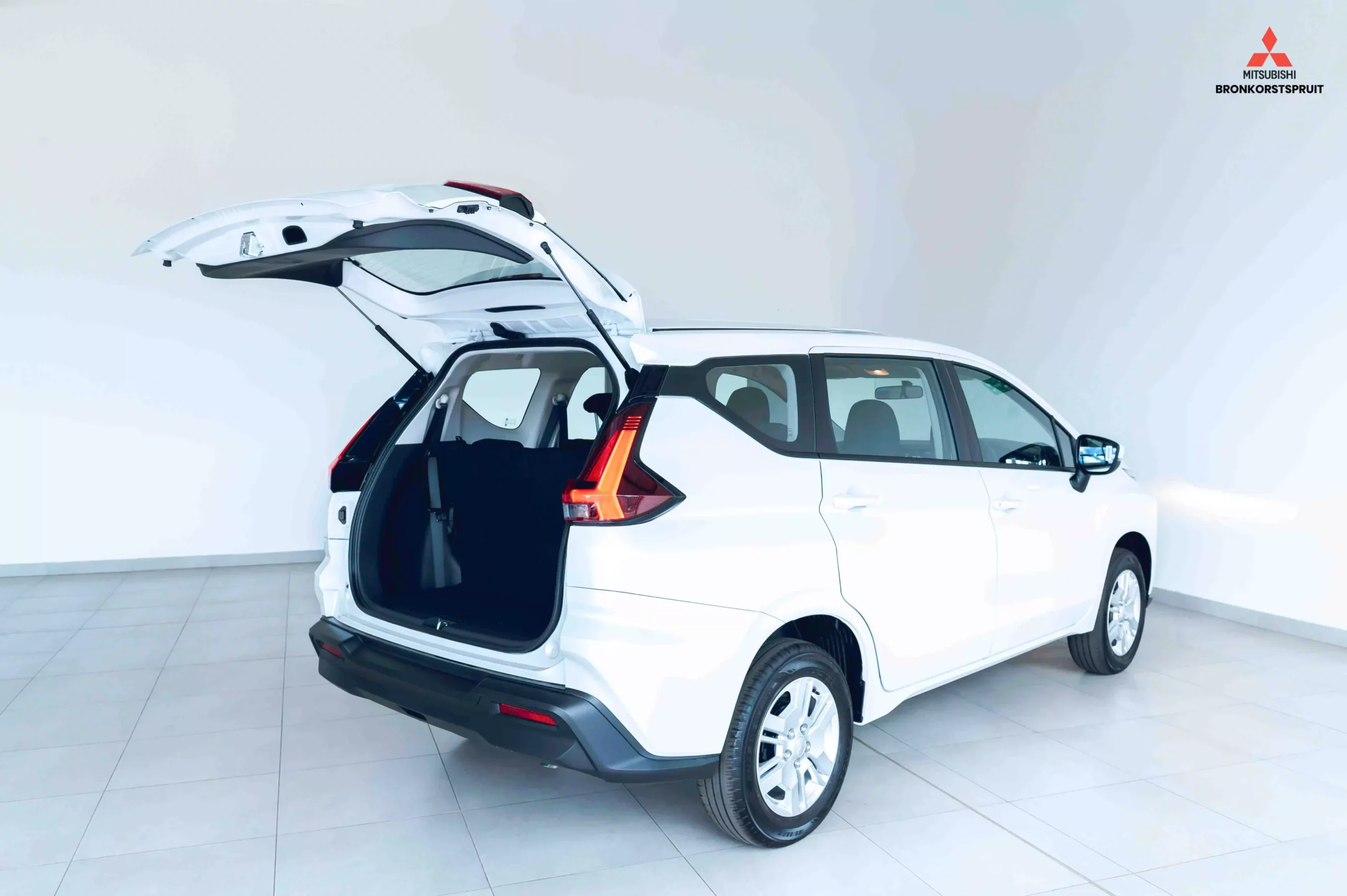 Vehicle Image for 2/3for Mitsubishi Xpander 1.5 auto (automatic | petrol)