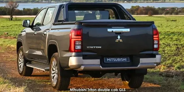Vehicle Image for 4/10for Mitsubishi Triton 2.4DI-D double cab GLS 4x4 manual