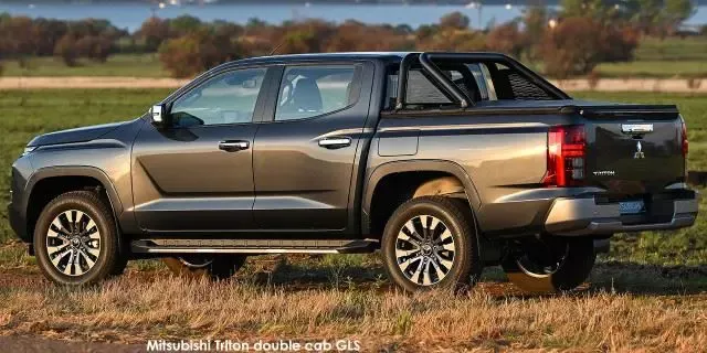 Vehicle Image for 3/10for Mitsubishi Triton 2.4DI-D double cab GLS 4x4 manual