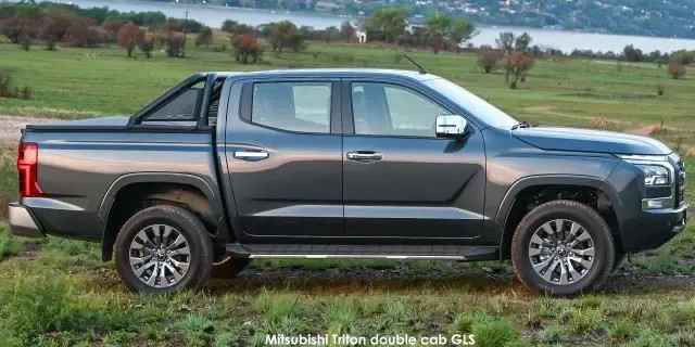 Vehicle Image for 7/10for Mitsubishi Triton 2.4DI-D double cab GLS 4x4 manual